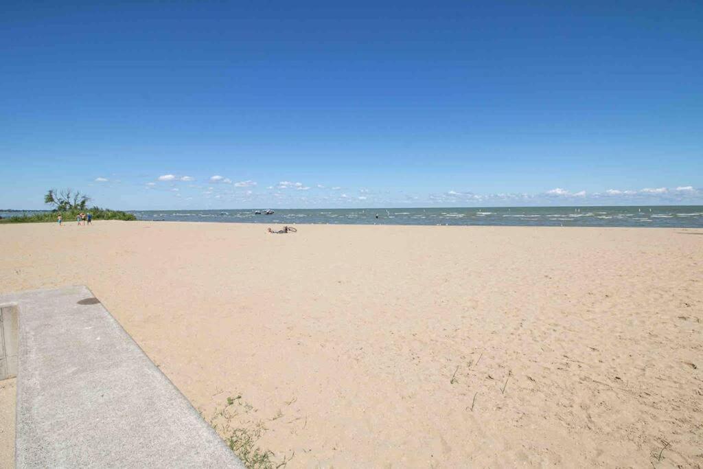 2 Bedroom Getaway On The River/Close To Marina Belle River Exterior foto